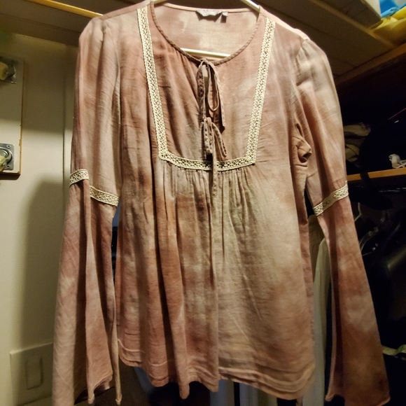 Top - Picture 2 of 2